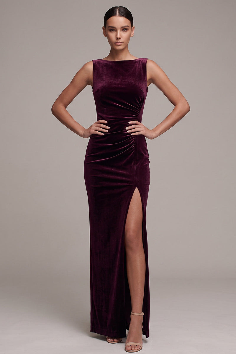 Laden Sie das Bild in den Galerie-Viewer, Cabernet Scheide Bateau-Ausschnitt Gerafftes Langes Samtkleid mit Schlitz