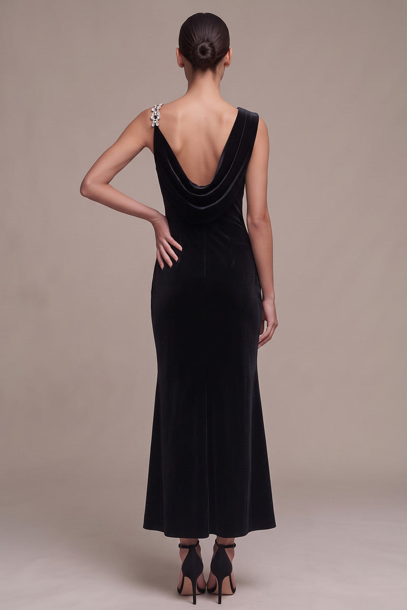 Laden Sie das Bild in den Galerie-Viewer, Schwarzes Meerjungfrauen Asymmetrisch Halsausschnitt Gerafftes Langes Samtkleid mit Streißsteinen