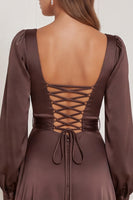 Laden Sie das Bild in den Galerie-Viewer, Espresso Quadrathals A-Linie Satin Maxi Brautjungfernkleid mit Schlitz