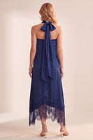 Laden Sie das Bild in den Galerie-Viewer, Navy A-Line Satin trägerloses Midi-Hochzeitskleid mit Spitze