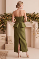 Laden Sie das Bild in den Galerie-Viewer, Olive Sheath Peplum Satin Trägerloses langes Hochzeitskleid mit Perlen