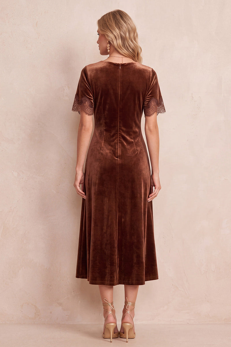 Laden Sie das Bild in den Galerie-Viewer, Kaffee Samt Rundhals Sheath Spitzen Kurzärmel Midi Kleid