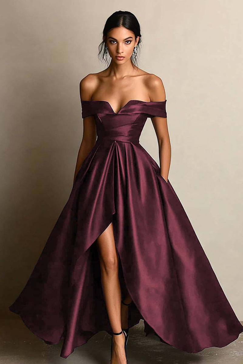 Laden Sie das Bild in den Galerie-Viewer, Schulterfreies Schwarzes Abschlussballkleid mit Schlitz