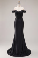 Laden Sie das Bild in den Galerie-Viewer, Off-the-shoulder schwarzes Meerjungfrauen-Satin-Abschlussballkleid