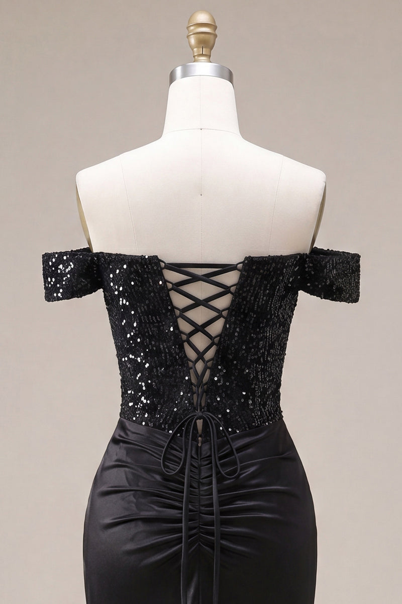 Laden Sie das Bild in den Galerie-Viewer, Off-the-shoulder schwarzes Meerjungfrauen-Satin-Abschlussballkleid