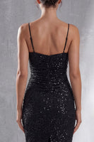 Laden Sie das Bild in den Galerie-Viewer, Glitzerndes schwarzes Midi-Kleid mit Spaghettiträgern