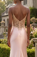 Laden Sie das Bild in den Galerie-Viewer, Champagnerapplikiertes Korsett-Meerjungfrauen-Langballkleid mit Schlitz