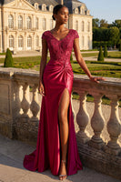 Laden Sie das Bild in den Galerie-Viewer, Burgunderrotes Pailletten-Meerjungfrauen-Langkleid mit Schlitz