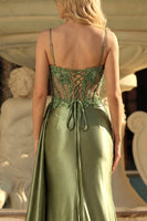 Laden Sie das Bild in den Galerie-Viewer, Meerjungfrauengras grün perlenbesetztes, transparentes Korsett, langes Abschlussballkleid mit Schlitz