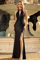 Laden Sie das Bild in den Galerie-Viewer, Schwarzes applikiertes Meerjungfrauen-Abschlussballkleid mit Schlitz
