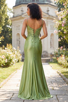 Laden Sie das Bild in den Galerie-Viewer, Grünes applikiertes Meerjungfrauen-Abschlussballkleid mit Schlitz