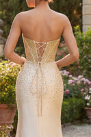 Laden Sie das Bild in den Galerie-Viewer, Sweetheart Champagner-Perlen-Meerjungfrauen-Korsett Langes Abschlussballkleid mit Schlitz