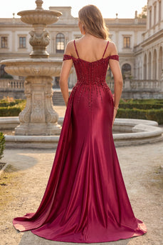 Burgunderrotes Kaltschulter-Pailletten-Meerjungfrauen-Langball-Kleid mit Schlitz