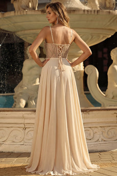 Champagner-Pailletten Ein durchsichtiges Korsett, langes Abschlussballkleid mit Schlitz