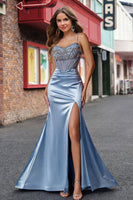 Laden Sie das Bild in den Galerie-Viewer, Graublaues, perlenbesetztes Meerjungfrauen-Abschlussballkleid