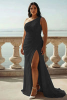 Laden Sie das Bild in den Galerie-Viewer, Chiffon Elfenbein Eine Schulter Maxi Etui Strand Standesamt Kleid mit Schlitz