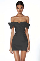 Laden Sie das Bild in den Galerie-Viewer, Schulterfreies Weißes Figurbetontes Standesamtkleid aus Satin