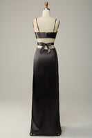 Laden Sie das Bild in den Galerie-Viewer, Spaghettiträger ausgeschnittenes oliv langes Brautjungfernkleid mit Schlitz