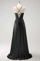 Laden Sie das Bild in den Galerie-Viewer, Dunkelgrünes langes A-Linie Satin Brautjungfernkleid mit Rüsche und Schnürung