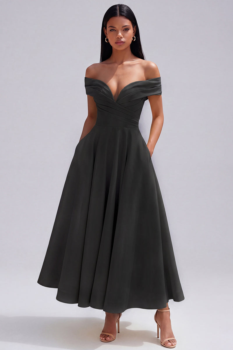 Laden Sie das Bild in den Galerie-Viewer, Off-the-shoulder gelbes, gerafftes A-Linien-Maxikleid mit Taschen