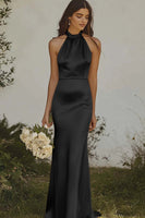 Laden Sie das Bild in den Galerie-Viewer, Hellgelbes Neckholder Meerjungfrau Satin Brautjungfernkleid