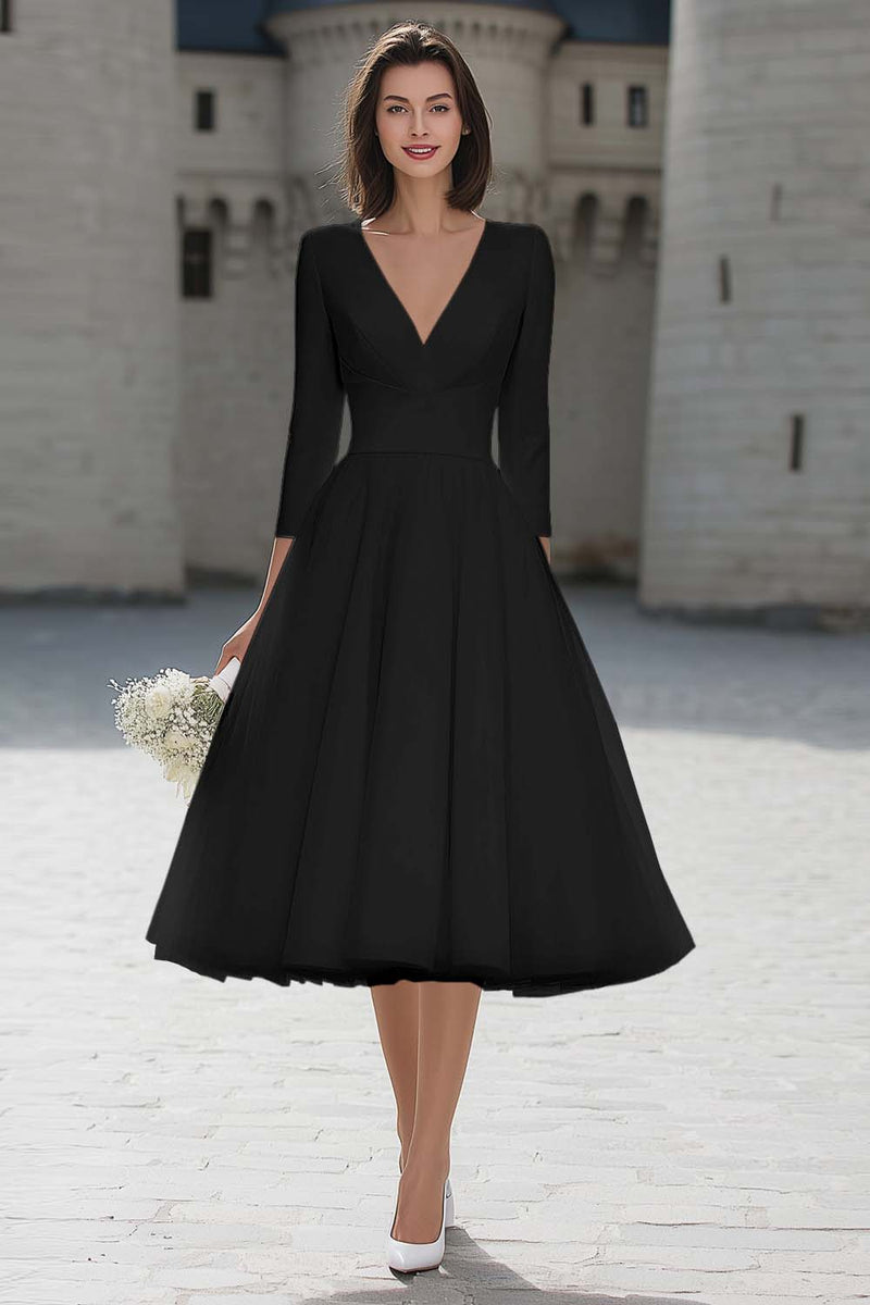 Laden Sie das Bild in den Galerie-Viewer, A-Linie Elfenbein Midi Standesamtkleid mit V-Ausschnitt