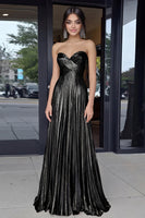 Laden Sie das Bild in den Galerie-Viewer, Gold Langes A-Linie Herzausschnitt Metallic Plissee Ballkleid mit Falten