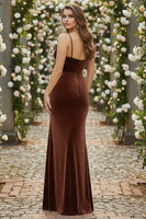 Laden Sie das Bild in den Galerie-Viewer, Meerjungfrauen Samt Schwarzes Spaghettiträger Langes Ballkleid