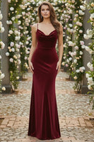 Laden Sie das Bild in den Galerie-Viewer, Meerjungfrauen Samt Schwarzes Spaghettiträger Langes Ballkleid