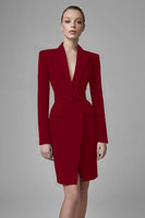 Laden Sie das Bild in den Galerie-Viewer, Schwarzes Bodycon Arbeitskleid aus Satin mit Spitzenrevers