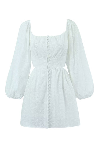 Weißes kurzes Kleid mit langen Ärmeln