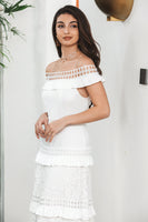 Laden Sie das Bild in den Galerie-Viewer, Weißes gestuftes langes Boho Standesamtkleid mit Spitze