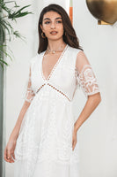 Laden Sie das Bild in den Galerie-Viewer, Weißes Boho Maxi Partykleid aus Spitze