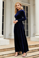 Laden Sie das Bild in den Galerie-Viewer, A-Linie Juwelen Hals schwarzes Samt Weihnachtsparty Kleid