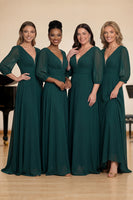 Laden Sie das Bild in den Galerie-Viewer, Dunkelgrünes A-Linie Langarm Chorkleid mit V-Ausschnitt