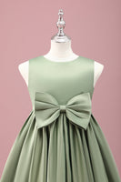 Laden Sie das Bild in den Galerie-Viewer, Graugrünes A-Linie Satin Blumenmädchenkleid mit Rundhalsausschnitt und Schleife