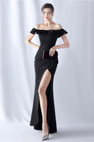 Laden Sie das Bild in den Galerie-Viewer, Burgunderrotes Meerjungfrau Schulterfreies Langes Ballkleid mit Rüschen