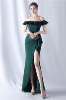 Laden Sie das Bild in den Galerie-Viewer, Burgunderrotes Meerjungfrau Schulterfreies Langes Ballkleid mit Rüschen