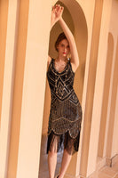 Laden Sie das Bild in den Galerie-Viewer, Glitzerndes schwarzes Etui Pailletten 1920er Jahre Flapperkleid mit Fransen