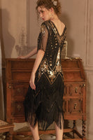 Laden Sie das Bild in den Galerie-Viewer, Funkelndes Schwarz Golden Kurze Ärmel V-Ausschnitt Pailletten aus den 1920er Jahren Gatsby Kleid mit Fransen