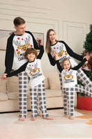 Laden Sie das Bild in den Galerie-Viewer, Schwarz-weiß kariertes Weihnachtshirsch-Familien-Pyjama-Set