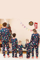Laden Sie das Bild in den Galerie-Viewer, Marineblaues Familienpyjama-Set mit Weihnachtsmuster und bedrucktem
