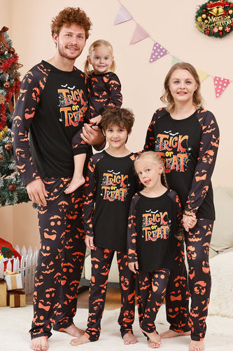 Schwarzes Süßes oder Saures bedrucktes Halloween-Familienpyjama-Set