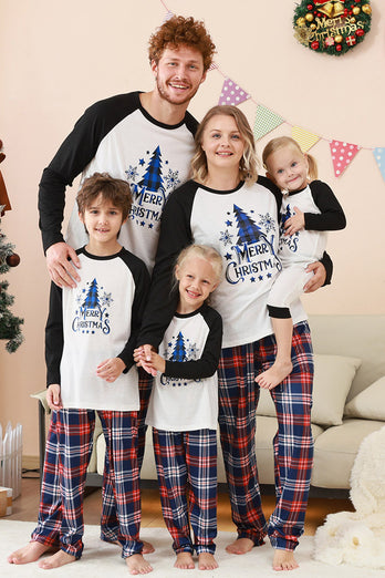 Schwarz-Blauer Familien-Weihnachtspyjama mit Baumdruck