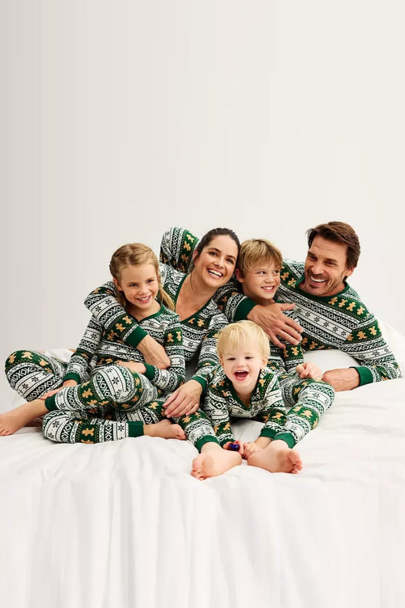 Laden Sie das Bild in den Galerie-Viewer, Weihnachten Lose Familie Passende Grün Schneeflocke Lebkuchen Mann Muster Pyjama Set