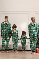 Laden Sie das Bild in den Galerie-Viewer, Dunkelgrünes Pyjama-Set mit Hirsch- und Schneeflockendruck für Männer und Frauen Paare Familie