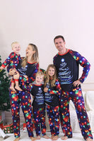 Laden Sie das Bild in den Galerie-Viewer, Marineblaue Lichter Baumdruck Familie Passende Weihnachtspyjama-Sets