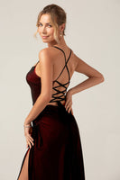 Laden Sie das Bild in den Galerie-Viewer, Schwarzes rotes Etui Spaghettiträger Brautjungfernkleid mit Elastizität