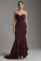 Laden Sie das Bild in den Galerie-Viewer, Schwarzes Herzausschnitt Mermaid Sweep Train Langes Ballkleid mit Rüschen