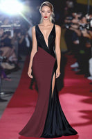 Laden Sie das Bild in den Galerie-Viewer, Etui Schwarz Weißes Langes Galakleid mit tiefem V-Ausschnitt